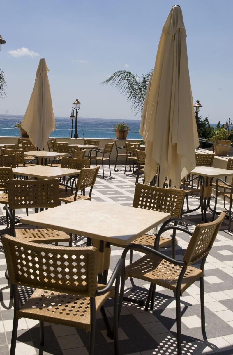 Palazzo Reginella Aparthotel Бовалино Марина Екстериор снимка