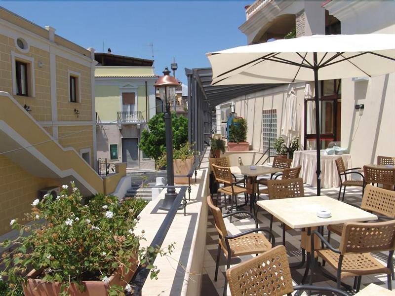 Palazzo Reginella Aparthotel Бовалино Марина Екстериор снимка